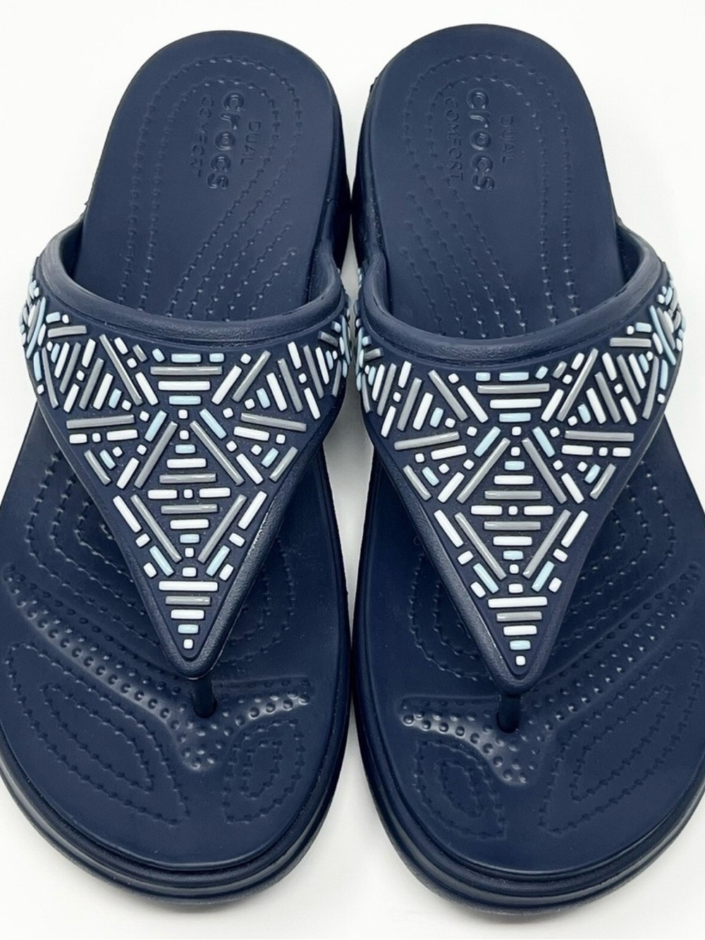 Crocs monterey women’s Navy Beaded Thong Sandals size 9
